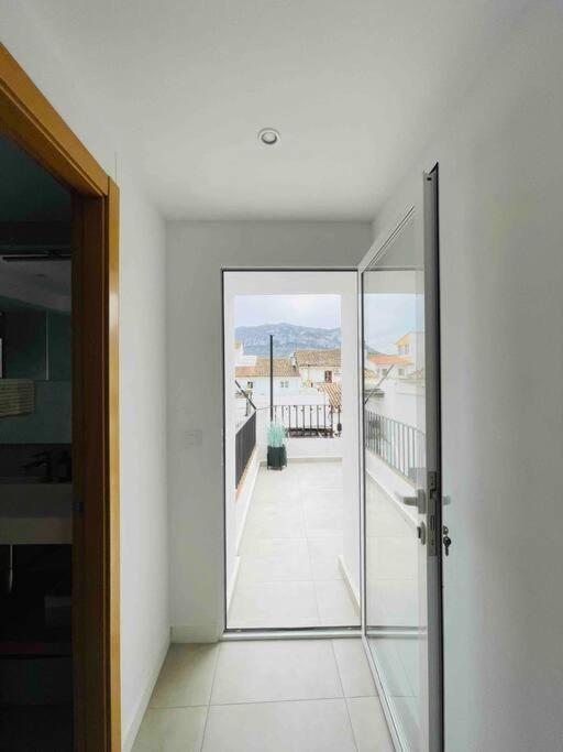 Attic Apartment In Old Town 데니아 외부 사진